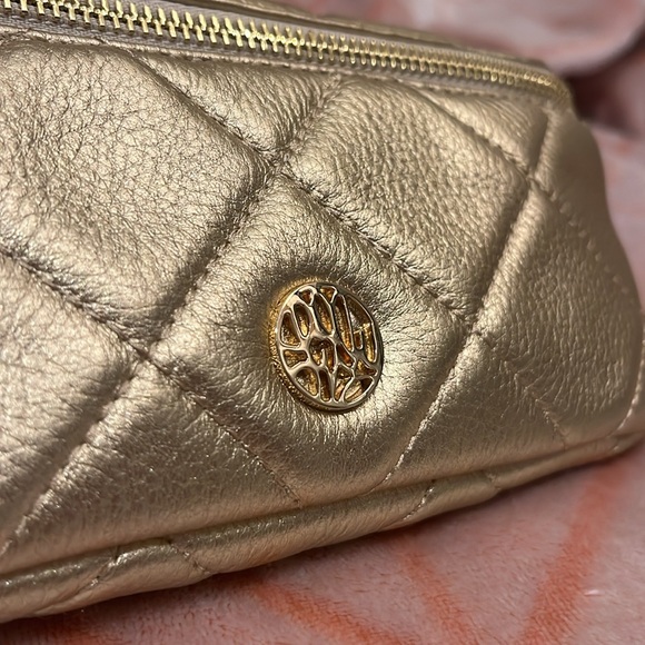 ✨💛 Lilly Pulitzer Quilted Leather Kenton Belt Sling Shoulder Bag Metallic Gold💛✨ - Picture 8 of 13